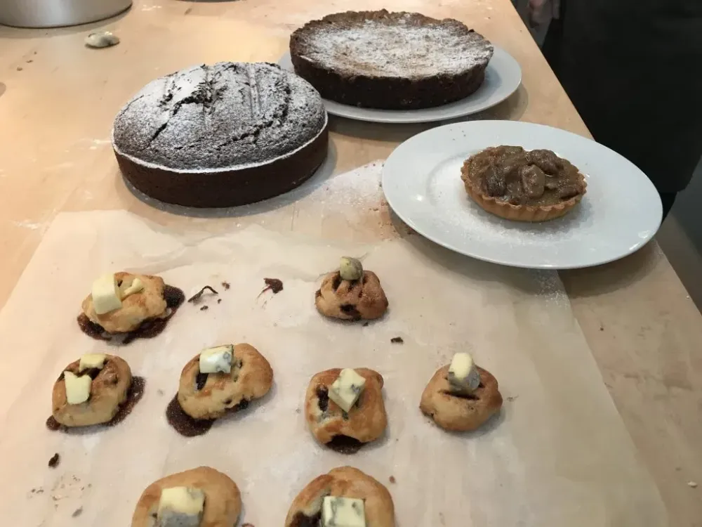 traditional english holiday baked goods